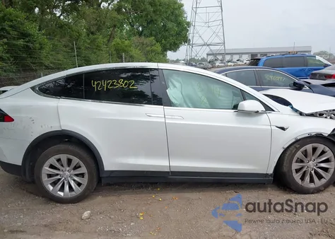 2019 Tesla Model X из США, поврежденный, VIN 5YJXCAE26KF188744